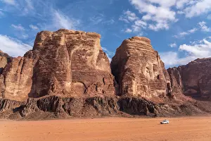 Wheel: SUV in the Wadi Rum desert, Jordan, Asia