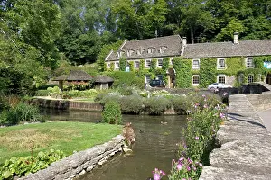 Hotels: Swan Hotel by River Coln at Bibury