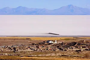 Salar: Tahua and Salar de Uyuni - the little community