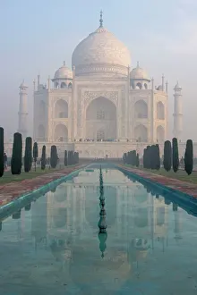 Agra: Taj Mahal - In early morning light