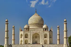 Mausoleum: Taj Mahal mausoleum / Agra, India