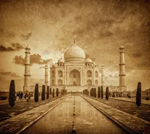 Pradesh: Taj Mahal vintage image. Indian Symbol, India tr