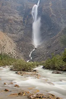 Rushing: Takakkaw Falls 381m high