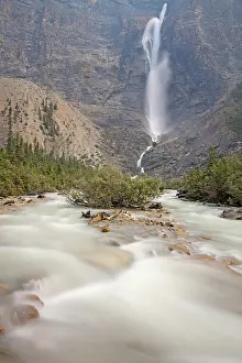Rushing: Takakkaw Falls 381m high