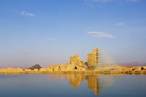 Alyssa Giustozzi: Takht-e Soleiman. Ruins of Takht-e Soleiman, the
