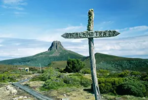 Clair: TASMANIA - Cradle Mountain. Barn Bluff and the