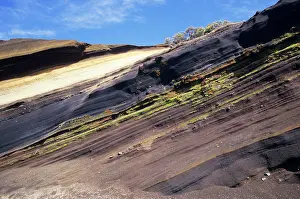 Teide: Tenerife - Stratified lava flows at C. 2000m on