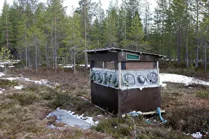 Hides: Tent / Hide in forest