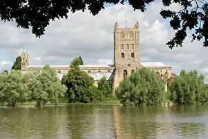 Floods: Tewkesbury Abbey inundated by unprecedented flooding