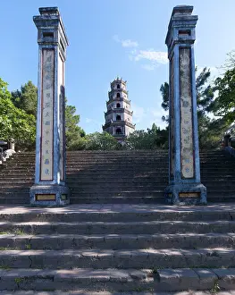 Pagodas: Thien Mu Pagoda - Hue-Vietnam