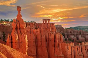 Erode: Thors hammer in the morning, Sunrise Point, Bryce