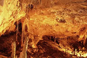 Limestones: Thouzon Cave, Provence, France