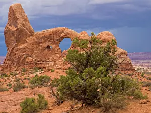 Windows: Thunderclouds over Turret Arch, The Windows Selection