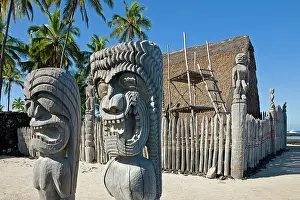 Facial: Tiki totems, Pu'uhonua O Honaunau National Historical