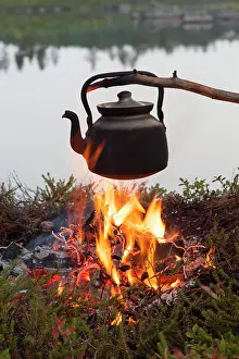 Fires: Tin kettle Tin Kettle on camp fire Sweden