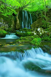 Riverain: Toberia falls, Andoin, Sierra Entzia Natural Park