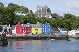 Mull: Tobermory - harbour side buildings Isle of Mull
