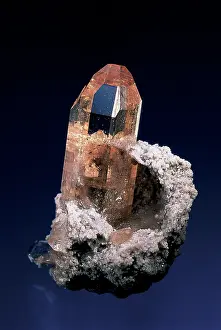 Silicate: Topaz with calcite