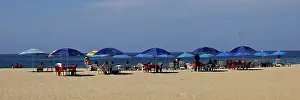 Rive: Tourists - at beach -