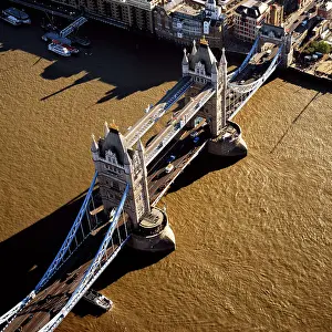 Bascule: Tower Bridge (a combined bascule and suspension