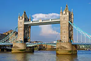 Thames: Tower Bridge, London, England