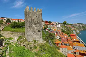 Defences: Tower and city ramparts of the Ferdinand Walls