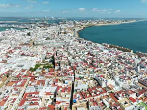 Street: The town of Cádiz with the old quarter in the foreground