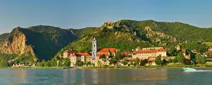 Towns: Townscape with collegiate church and castle ruins