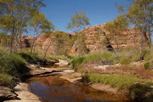 Bungle: Track past Beehives and waterhole to Cathedral