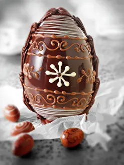 Processing: Traditional chocolate Easter egg