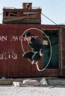 Artist: A travelling lasso artist at a spontaneous performance