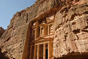 Carving: The Treasury, El Khazaneh, Petra, UNESCO