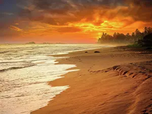 Clean: Tropical sunset on ocean beach. Sri Lanka