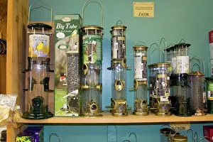 Shops: Tube style bird feeders
