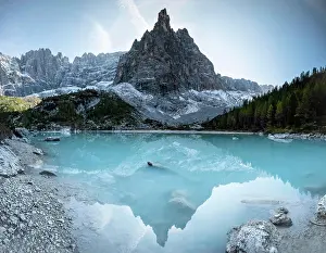 Veneto: Turquoise green Sorapis lake, Lago di Sorapis with