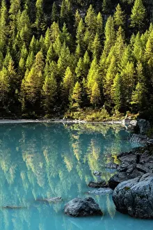 Veneto: Turquoise-green Sorapis Lake, Lago di Sorapis with