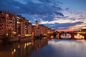 Arno: Twilight over River Arno and renaissance
