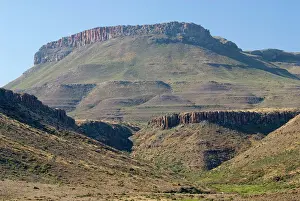 Dolerite: Typical Karoo scenery, showing the dolerite sills