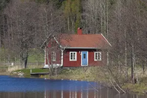 Vaermland: Typical swedish hut at a river - Vaermland, Sweden