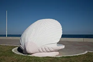 Oman: UAE, Fujairah. Bench shaped like an oyster