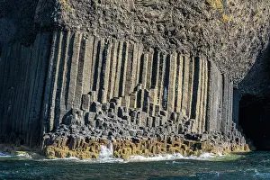 Staffa: Detail of the uninhabited rocky island of Staffa