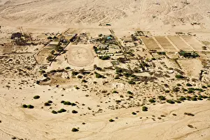 Oval: Uran development spreading into the desert - small