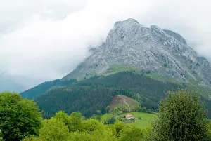 Prisma: Urkiola Natural Park. Untzillatz mount