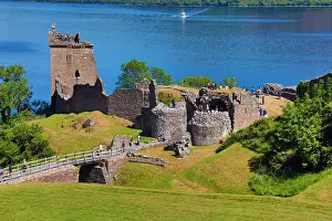 050818: Urquhart Castle and Loch Ness in the Scottish