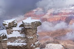 Grall: USA, Arizona, Grand Canyon National Park. Winter