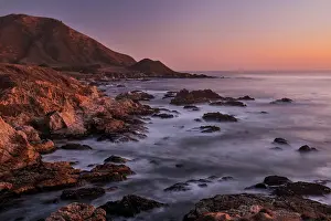Garrapata: USA, California, Garrapata State Park. Sunset along