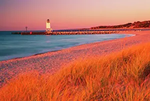 Defences: USA - Charlevoix Lighthouse and beach at sunset