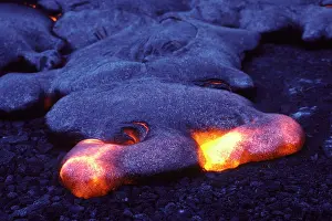 Volcanos: USA - Hawaii - Big Island - Eruption of the Pu'u
