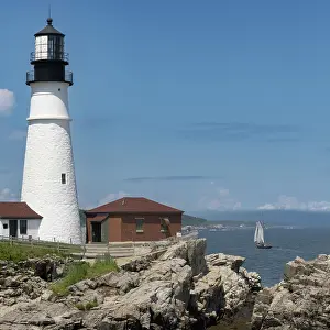 Surf: USA, Maine, Portland. Portland Head Lighthouse