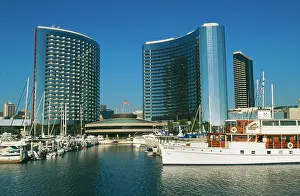 Quay: USA - Marriot Hotel towers & Marina, San Diego, California